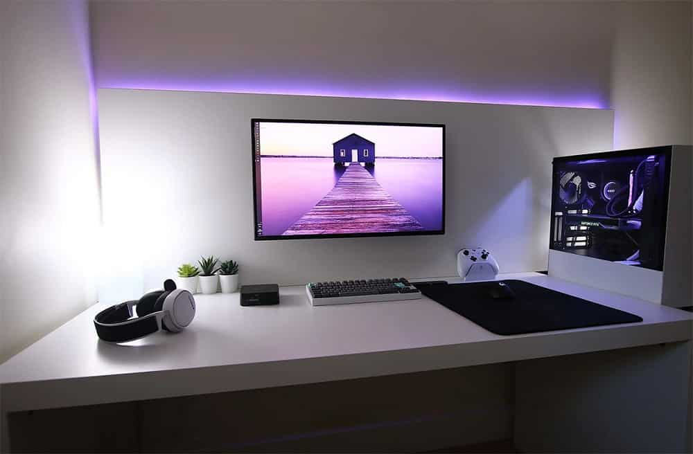 Minimalist gaming room